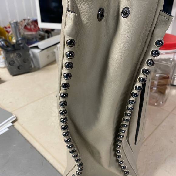 Handbag - Picture 5 of 6